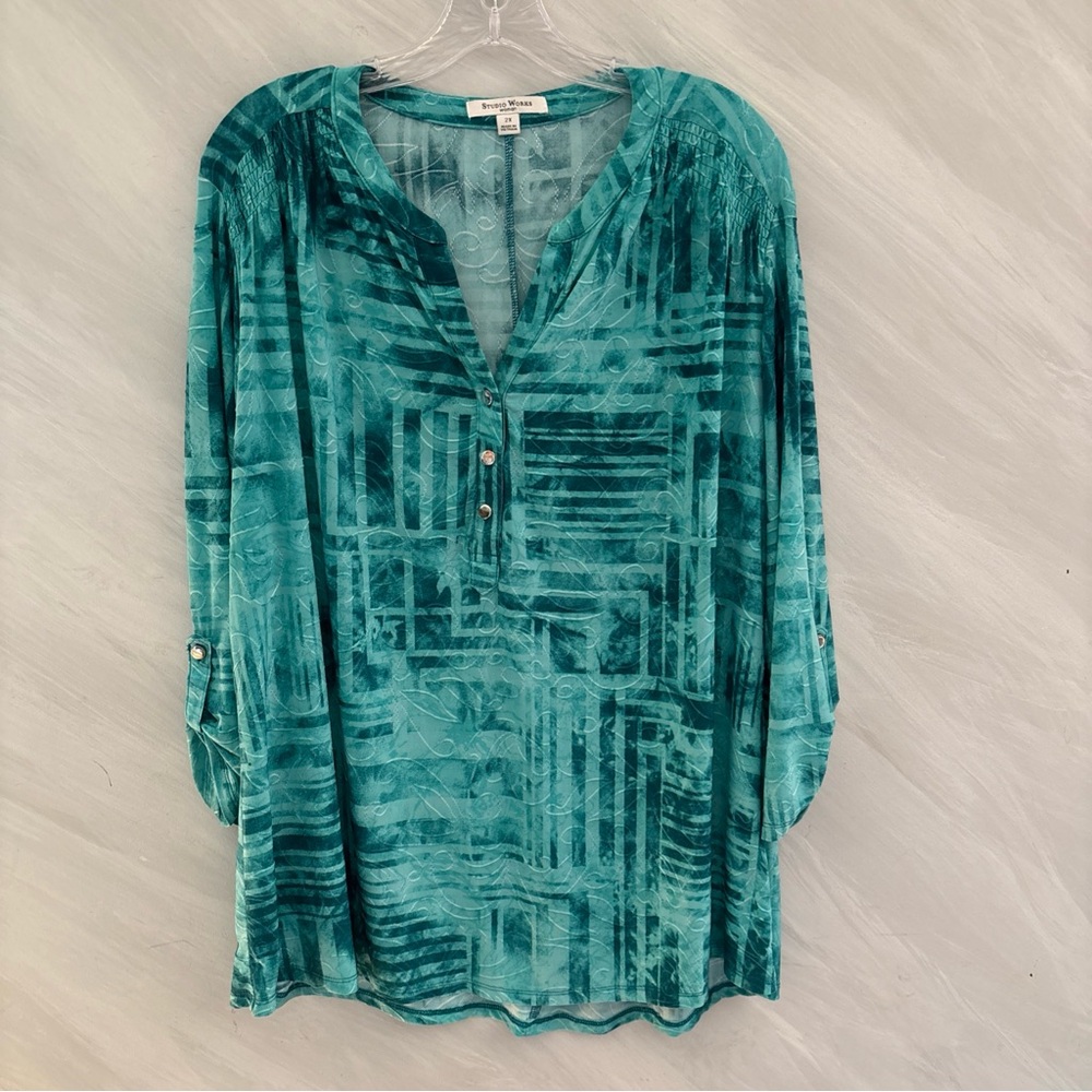 Studio Works Women's 2X Green V-Neck 3/4 Sleeve Blouse Stretchy